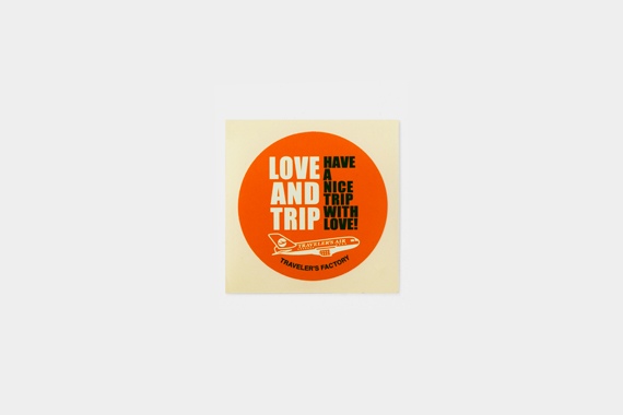 「LOVE
AND TRIP」ステッカー